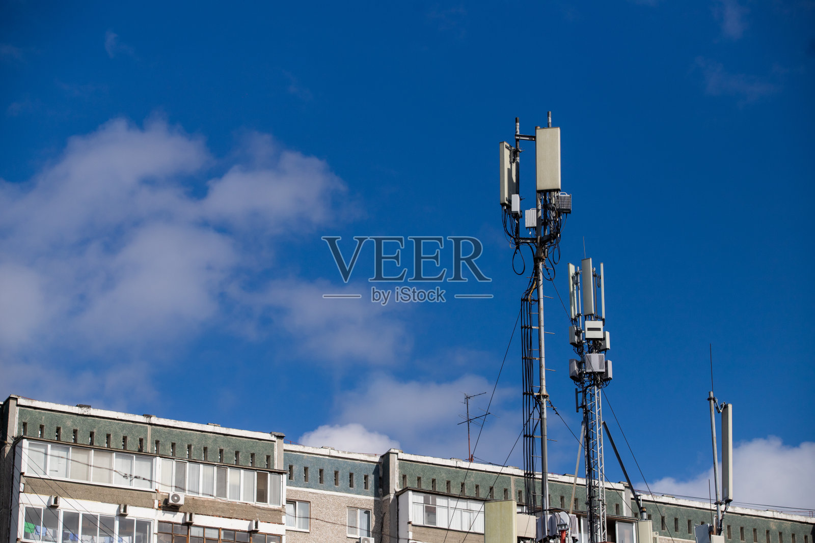 4G与5G蜂窝通信 从宏基站到智能天线，技术演进驱动智能设备新体验